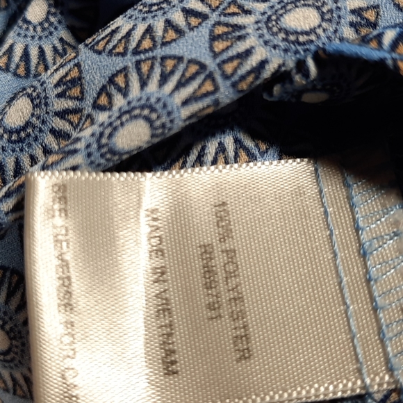 Dressbarn Plus Size 2X Womens Blouse Fall Top Blue Geometric roll button sleeves - Picture 7 of 13